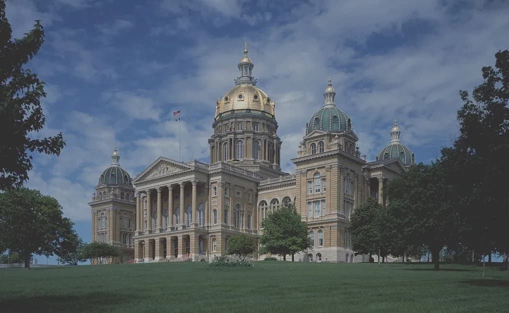 Iowa English Proficiency Law Progresses Through State Legislature: What SF 2426 Means for Carriers